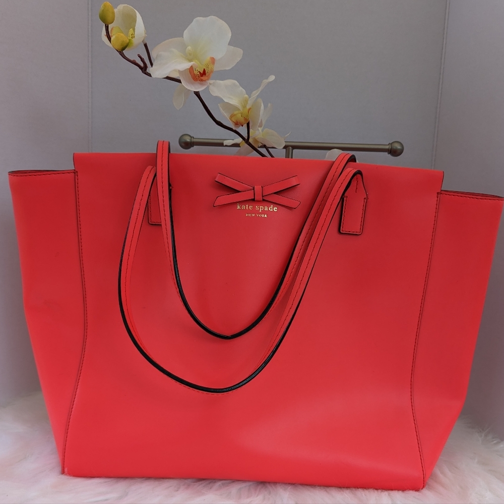 KATE SPADE GORGEOUS CORAL LARGE TOTE BAG EUC, Beautiful color!